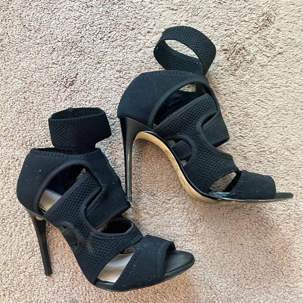 Zara Women’s Heels in Black
